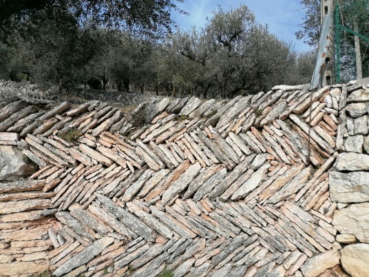 geometrie pietre muri a secco terrazzamenti Gargagnago