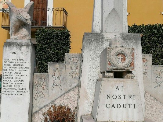 Monumento ai caduti a Prun