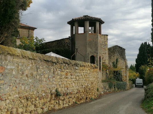 discesa a Corrubio- Villa Betelloni a sx