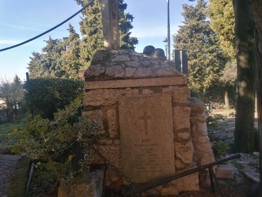 Monumento ai caduti a Bure