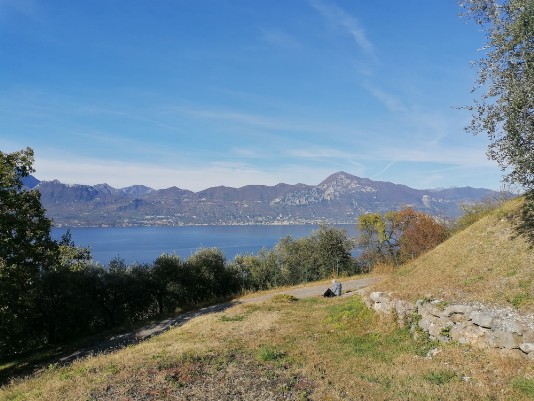Panorama Lago di Garda nel percorso