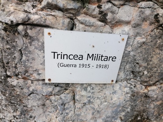 tratti sentiero trincee Monte Cimo Osservatorio tratti sentiero trincee Monte Cimo Osservatorio